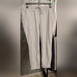 Women's Ankle Cropped Pull-On Pants in Light Gray